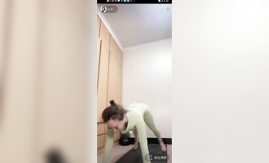 最新《瘋狂抖音》外篇之『三亞美女2』極品三亞外圍美女大秀身材 作死大尺度 摳B揉乳擠奶 (12)