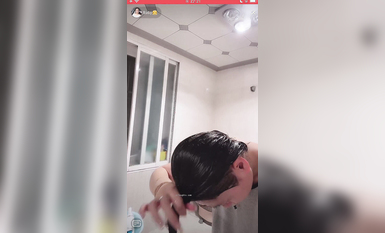 最新《瘋狂抖音》外篇之《抖音擦邊4》顏值主播各顯神通 閃現走光 刷邊瘋狂作死 扣逼漏奶 (48)