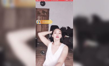 最新《瘋狂抖音》外篇之《抖音擦邊4》顏值主播各顯神通 閃現走光 刷邊瘋狂作死 扣逼漏奶 (280)