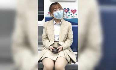 稀缺學姐專場 專業抄底靚麗制服學姐珍藏版 貼著美女屁股抄 有燈光加持畫質特好 超清4K原版 (4)