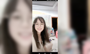 最新《瘋狂抖音》外篇之《抖音擦邊4》顏值主播各顯神通 閃現走光 刷邊瘋狂作死 扣逼漏奶 (45)