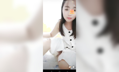 最新《瘋狂抖音》外篇之《抖音擦邊4》顏值主播各顯神通 閃現走光 刷邊瘋狂作死 扣逼漏奶 (95)