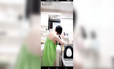 最新《瘋狂抖音》外篇之『三亞美女2』極品三亞外圍美女大秀身材 作死大尺度 摳B揉乳擠奶 (54)