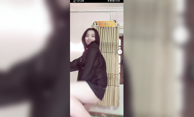 最新《瘋狂抖音》外篇之《抖音擦邊4》顏值主播各顯神通 閃現走光 刷邊瘋狂作死 扣逼漏奶 (267)