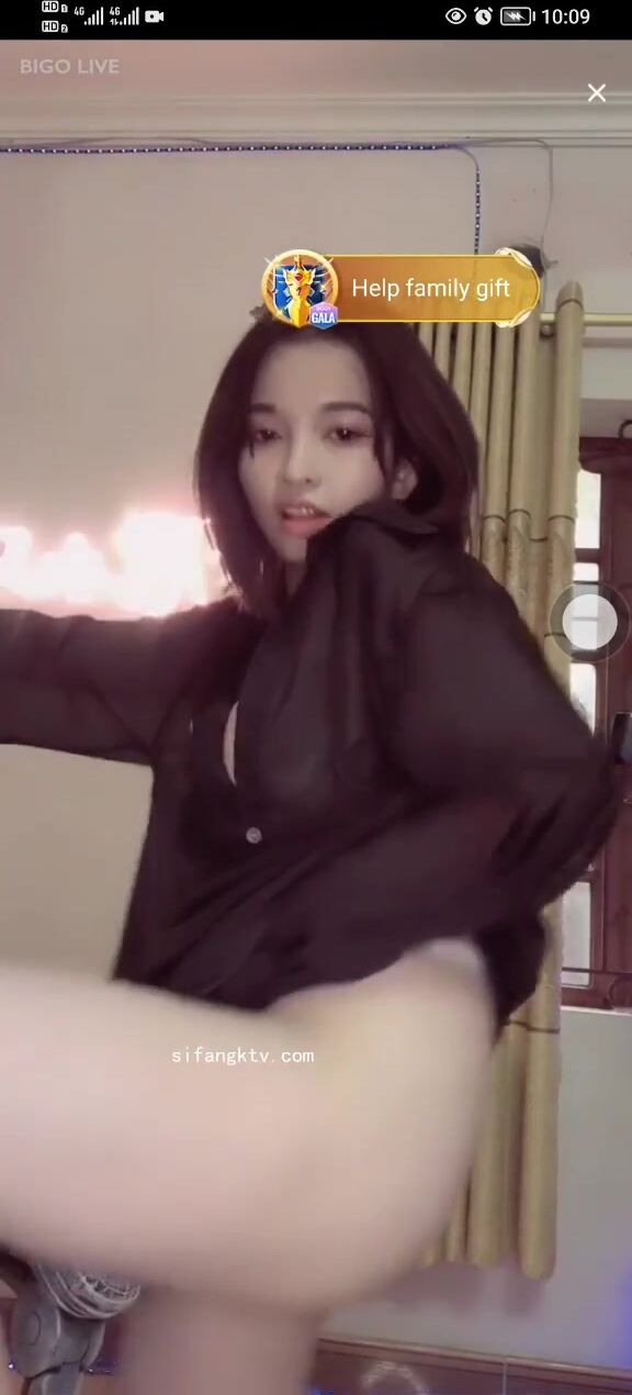 最新《瘋狂抖音》外篇之《抖音擦邊4》顏值主播各顯神通 閃現走光 刷邊瘋狂作死 扣逼漏奶 (267)