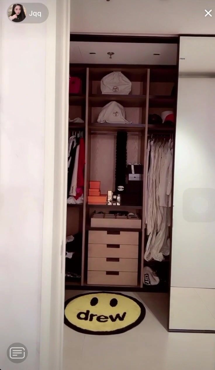 最新《瘋狂抖音》外篇之『三亞美女2』極品三亞外圍美女大秀身材 作死大尺度 摳B揉乳擠奶 (93)