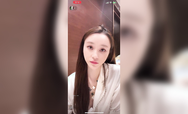 最新《瘋狂抖音》外篇之《抖音擦邊4》顏值主播各顯神通 閃現走光 刷邊瘋狂作死 扣逼漏奶 (243)