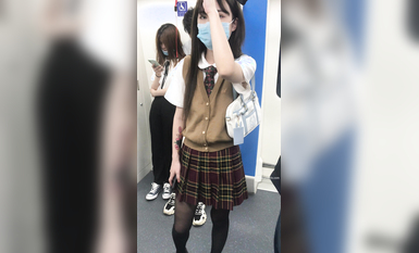 稀缺學姐專場 專業抄底靚麗制服學姐珍藏版 貼著美女屁股抄 有燈光加持畫質特好 超清4K原版 (41)