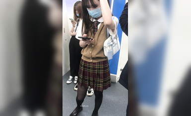 稀缺學姐專場 專業抄底靚麗制服學姐珍藏版 貼著美女屁股抄 有燈光加持畫質特好 超清4K原版 (41)