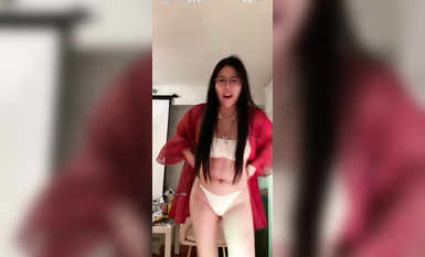 最新《瘋狂抖音》外篇之《抖音擦邊4》顏值主播各顯神通 閃現走光 刷邊瘋狂作死 扣逼漏奶 (27)