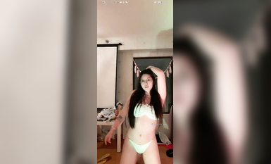 最新《瘋狂抖音》外篇之《抖音擦邊4》顏值主播各顯神通 閃現走光 刷邊瘋狂作死 扣逼漏奶 (27)