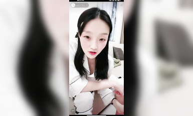 最新《瘋狂抖音》外篇之『三亞美女2』極品三亞外圍美女大秀身材 作死大尺度 摳B揉乳擠奶 (103)