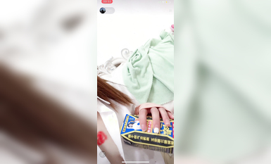 最新《瘋狂抖音》外篇之『三亞美女2』極品三亞外圍美女大秀身材 作死大尺度 摳B揉乳擠奶 (9)