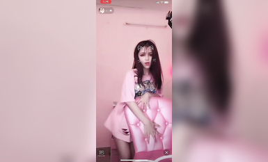 最新《瘋狂抖音》外篇之『三亞美女2』極品三亞外圍美女大秀身材 作死大尺度 摳B揉乳擠奶 (27)