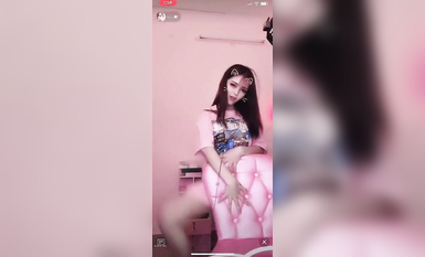 最新《瘋狂抖音》外篇之『三亞美女2』極品三亞外圍美女大秀身材 作死大尺度 摳B揉乳擠奶 (27)