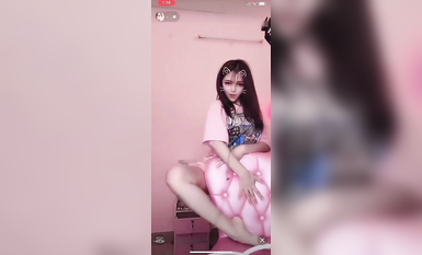 最新《瘋狂抖音》外篇之『三亞美女2』極品三亞外圍美女大秀身材 作死大尺度 摳B揉乳擠奶 (27)