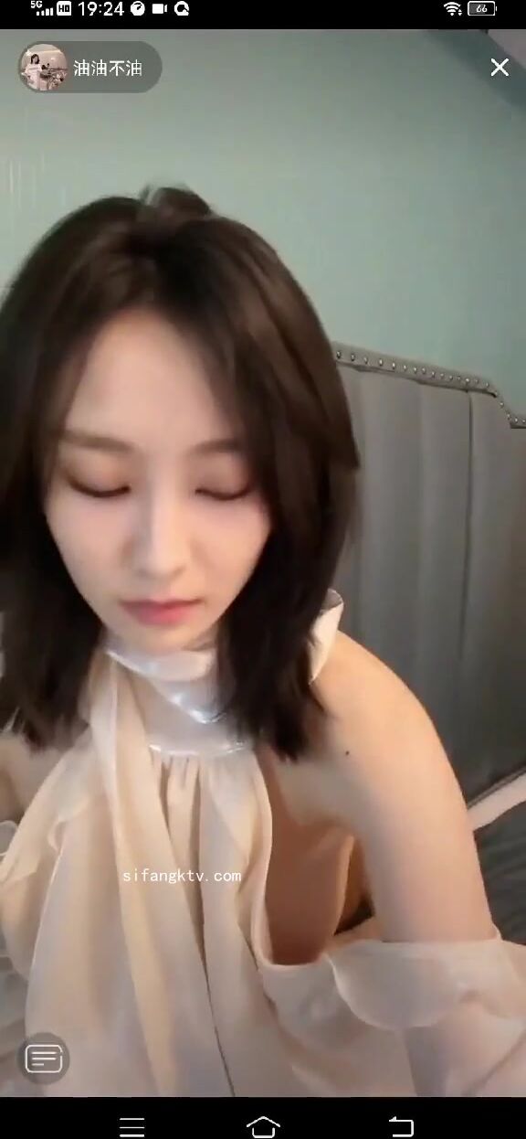 最新《瘋狂抖音》外篇之《抖音擦邊4》顏值主播各顯神通 閃現走光 刷邊瘋狂作死 扣逼漏奶 (22)