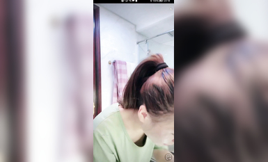 最新《瘋狂抖音》外篇之《抖音擦邊4》顏值主播各顯神通 閃現走光 刷邊瘋狂作死 扣逼漏奶 (98)