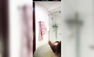 最新《瘋狂抖音》外篇之《抖音擦邊4》顏值主播各顯神通 閃現走光 刷邊瘋狂作死 扣逼漏奶 (98)