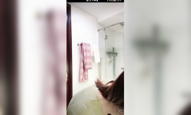 最新《瘋狂抖音》外篇之《抖音擦邊4》顏值主播各顯神通 閃現走光 刷邊瘋狂作死 扣逼漏奶 (98)