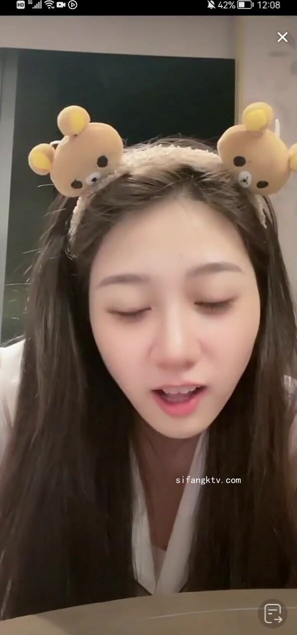 最新《瘋狂抖音》外篇之《抖音擦邊4》顏值主播各顯神通 閃現走光 刷邊瘋狂作死 扣逼漏奶 (10)