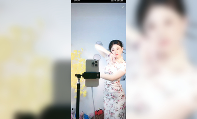 最新《瘋狂抖音》外篇之《抖音擦邊4》顏值主播各顯神通 閃現走光 刷邊瘋狂作死 扣逼漏奶 (32)