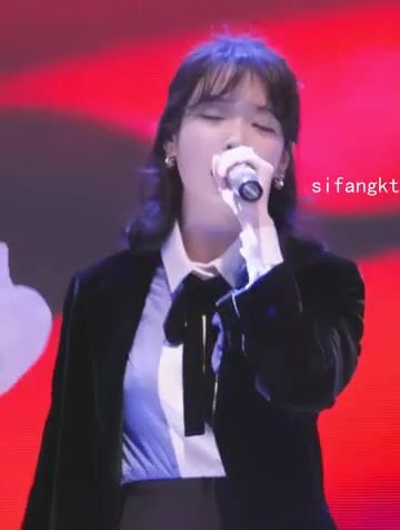 最新《瘋狂抖音》外篇之《抖音擦邊4》顏值主播各顯神通 閃現走光 刷邊瘋狂作死 扣逼漏奶 (153)