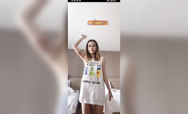 最新《瘋狂抖音》外篇之《抖音擦邊4》顏值主播各顯神通 閃現走光 刷邊瘋狂作死 扣逼漏奶 (9)