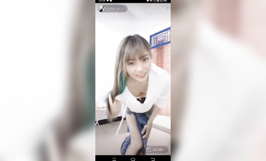 最新《瘋狂抖音》外篇之『三亞美女2』極品三亞外圍美女大秀身材 作死大尺度 摳B揉乳擠奶 (109)