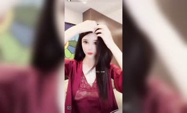 最新《瘋狂抖音》外篇之《抖音擦邊4》顏值主播各顯神通 閃現走光 刷邊瘋狂作死 扣逼漏奶 (24)