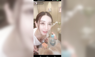 最新《瘋狂抖音》外篇之『三亞美女2』極品三亞外圍美女大秀身材 作死大尺度 摳B揉乳擠奶 (141)