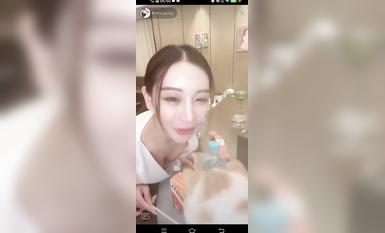 最新《瘋狂抖音》外篇之『三亞美女2』極品三亞外圍美女大秀身材 作死大尺度 摳B揉乳擠奶 (141)