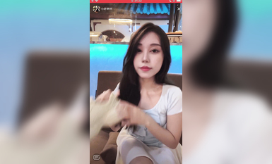 最新《瘋狂抖音》外篇之《抖音擦邊4》顏值主播各顯神通 閃現走光 刷邊瘋狂作死 扣逼漏奶 (245)