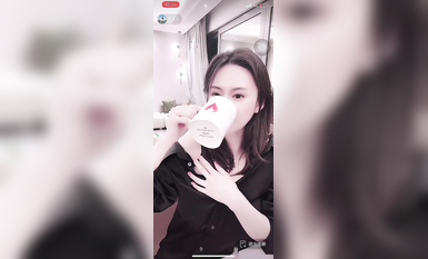 最新《瘋狂抖音》外篇之『三亞美女2』極品三亞外圍美女大秀身材 作死大尺度 摳B揉乳擠奶 (15)