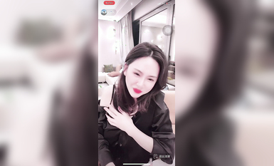 最新《瘋狂抖音》外篇之『三亞美女2』極品三亞外圍美女大秀身材 作死大尺度 摳B揉乳擠奶 (15)