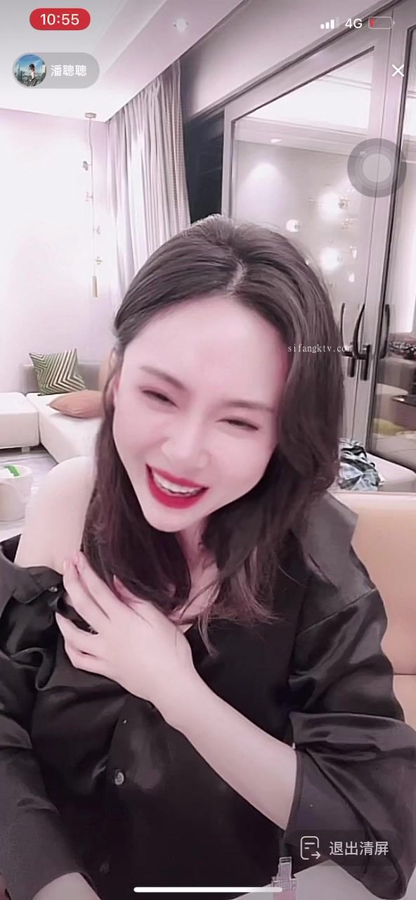 最新《瘋狂抖音》外篇之『三亞美女2』極品三亞外圍美女大秀身材 作死大尺度 摳B揉乳擠奶 (15)