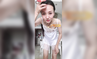 最新《瘋狂抖音》外篇之《抖音擦邊4》顏值主播各顯神通 閃現走光 刷邊瘋狂作死 扣逼漏奶 (271)