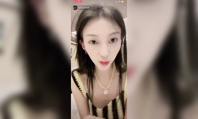 最新《瘋狂抖音》外篇之『三亞美女2』極品三亞外圍美女大秀身材 作死大尺度 摳B揉乳擠奶 (136)