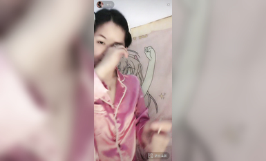 最新《瘋狂抖音》外篇之『三亞美女2』極品三亞外圍美女大秀身材 作死大尺度 摳B揉乳擠奶 (75)