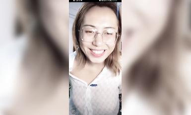 最新《瘋狂抖音》外篇之《抖音擦邊4》顏值主播各顯神通 閃現走光 刷邊瘋狂作死 扣逼漏奶 (151)