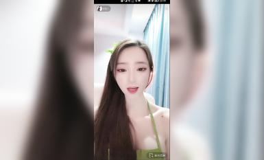 最新《瘋狂抖音》外篇之『三亞美女2』極品三亞外圍美女大秀身材 作死大尺度 摳B揉乳擠奶 (14)