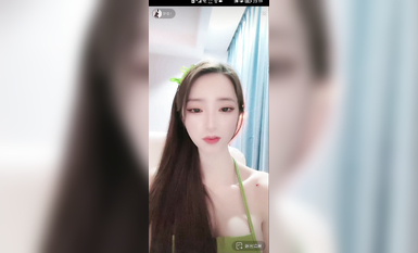 最新《瘋狂抖音》外篇之『三亞美女2』極品三亞外圍美女大秀身材 作死大尺度 摳B揉乳擠奶 (14)