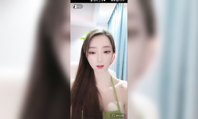 最新《瘋狂抖音》外篇之『三亞美女2』極品三亞外圍美女大秀身材 作死大尺度 摳B揉乳擠奶 (14)