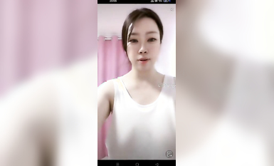 最新《瘋狂抖音》外篇之《抖音擦邊4》顏值主播各顯神通 閃現走光 刷邊瘋狂作死 扣逼漏奶 (37)