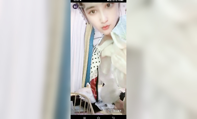 最新《瘋狂抖音》外篇之『三亞美女2』極品三亞外圍美女大秀身材 作死大尺度 摳B揉乳擠奶 (49)