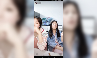 最新《瘋狂抖音》外篇之『三亞美女2』極品三亞外圍美女大秀身材 作死大尺度 摳B揉乳擠奶 (53)