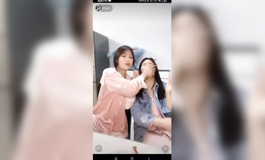 最新《瘋狂抖音》外篇之『三亞美女2』極品三亞外圍美女大秀身材 作死大尺度 摳B揉乳擠奶 (53)