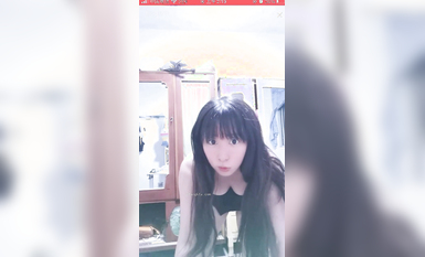 最新《瘋狂抖音》外篇之《抖音擦邊4》顏值主播各顯神通 閃現走光 刷邊瘋狂作死 扣逼漏奶 (279)