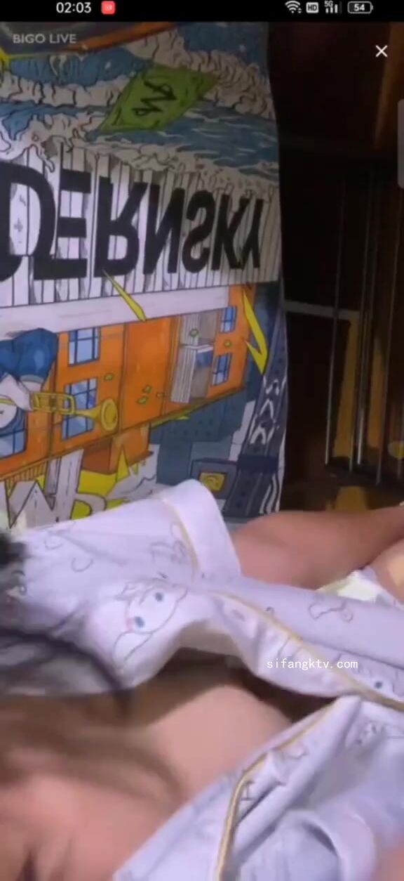 最新《瘋狂抖音》外篇之《抖音擦邊4》顏值主播各顯神通 閃現走光 刷邊瘋狂作死 扣逼漏奶 (33)