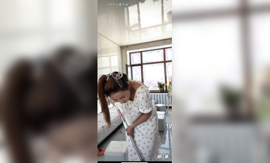 最新《瘋狂抖音》外篇之《抖音擦邊4》顏值主播各顯神通 閃現走光 刷邊瘋狂作死 扣逼漏奶 (79)